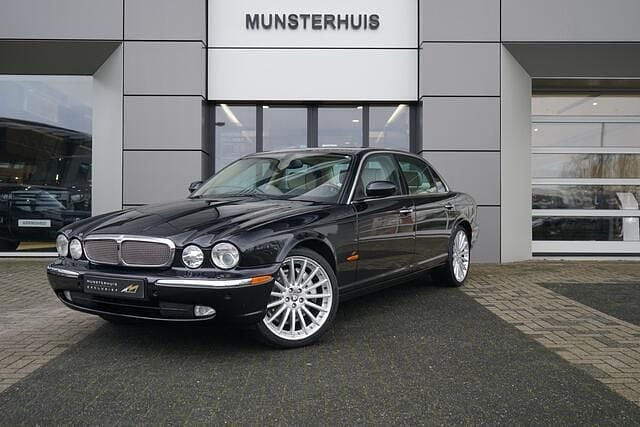 Zwart Gebruikt 2005 Jaguar XJ Sedan | € 22.950 (Goede deal) - Afbeelding 1/4