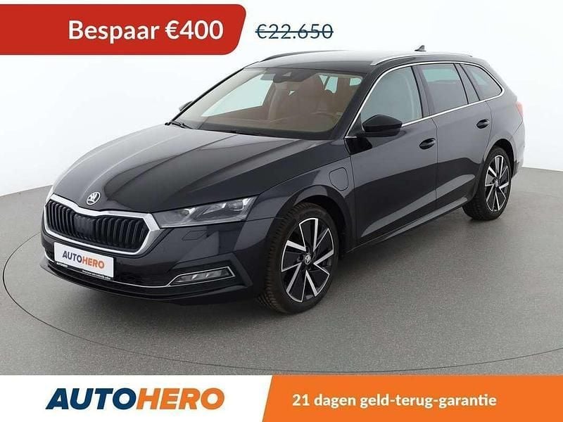 Zwart Gebruikt 2020 Skoda Octavia First Edition Stationwagen | € 21.549 (Goede deal) - Afbeelding 1/3