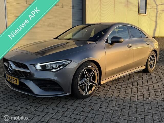 Grijs Gebruikt 2019 Mercedes CLA180 AMG Sedan | € 24.790 (Goede deal) - Afbeelding 1/4