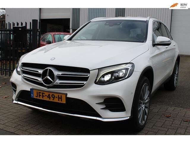 Wit (metallic) Occasion 2016 Mercedes GLC250 AMG SUV | € 22.950 (Goede deal) - Afbeelding 1/4