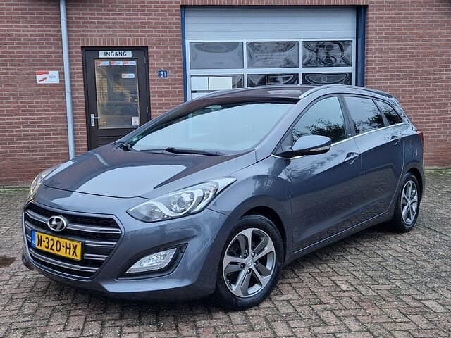 Grijs (metallic) Occasion 2017 Hyundai i30 Stationwagen | € 9.650 (Goede deal) - Afbeelding 1/4