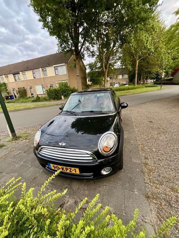Gebruikt 2010 Mini Cooper Hatchback | € 4.000 (Duur) - Afbeelding 1/4
