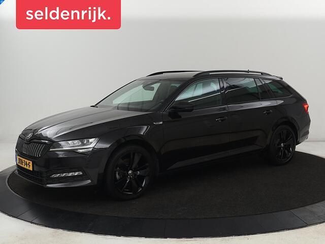 Grijs Occasion 2021 Skoda Superb SportLine Stationwagen | € 23.900 (Eerlijke prijs) - Afbeelding 1/4