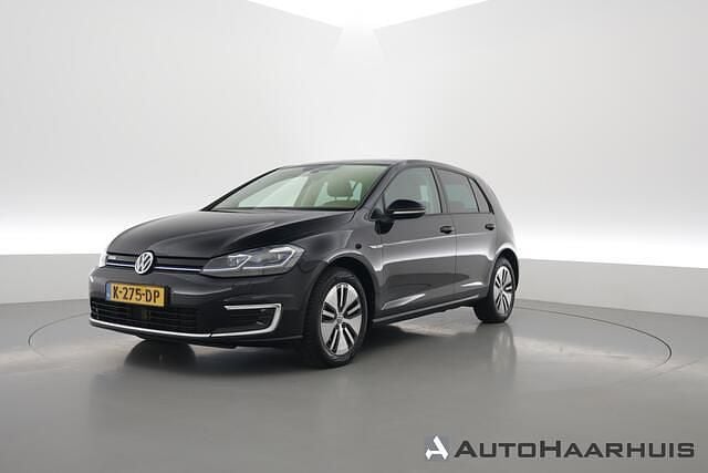 Zwart Occasion 2020 VW e-Golf Hatchback | € 12.800 (Super prijs) - Afbeelding 1/3