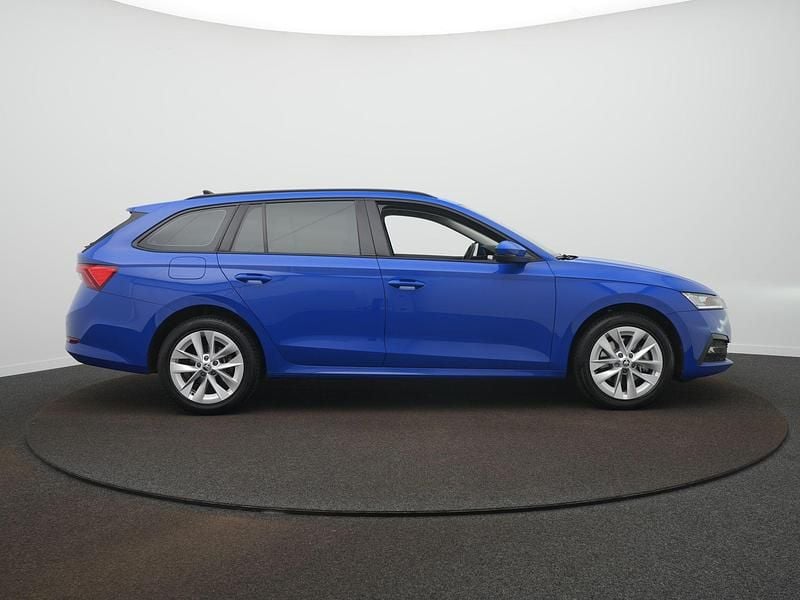 Occasion Skoda Octavia Business Line 204 PK (150 kW) 2023 Blauw Stationwagen