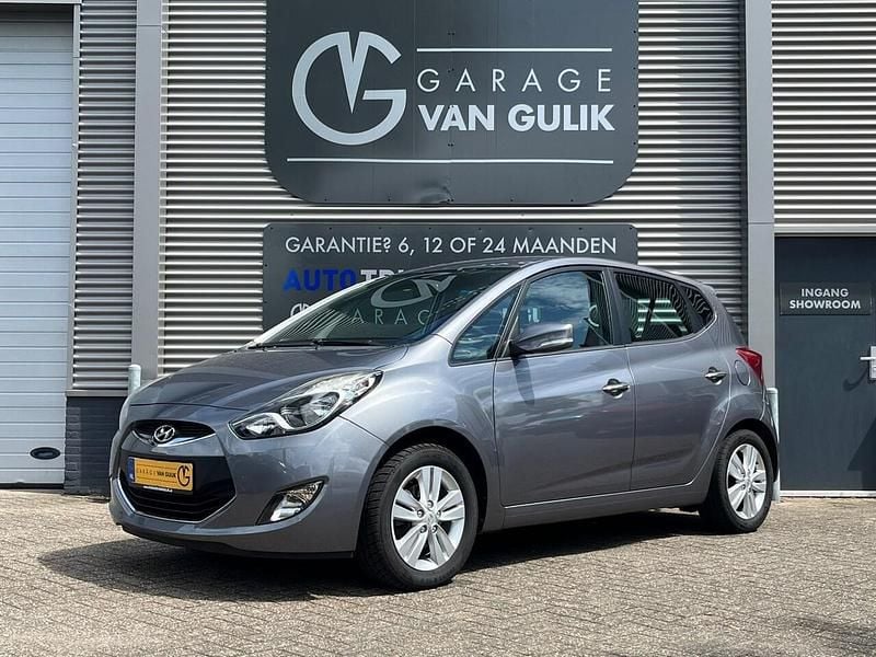 Grijs Gebruikt 2012 Hyundai ix20 Hatchback | € 6.995 (Eerlijke prijs) - Afbeelding 1/3