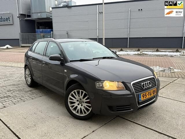 Grijs Gebruikt 2006 Audi A3 Sportback Attraction Hatchback | € 1.650 (Super prijs) - Afbeelding 1/4