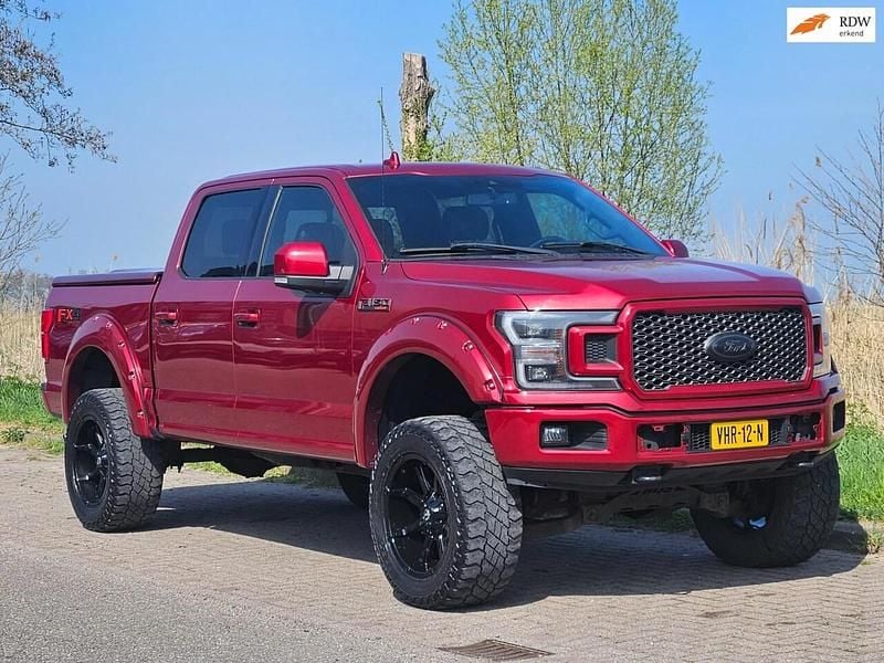 Rood (metallic) Occasion 2018 Ford F-150 Lariat Pickup | € 49.950 (Eerlijke prijs) - Afbeelding 1/4
