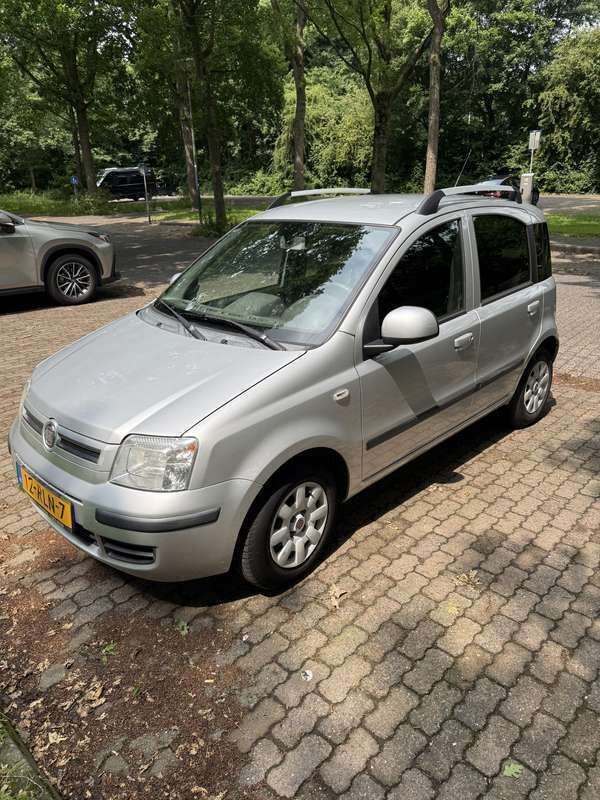 Grijs Gebruikt 2011 Fiat Panda Hatchback | € 1.600 (Goede deal) - Afbeelding 1/4