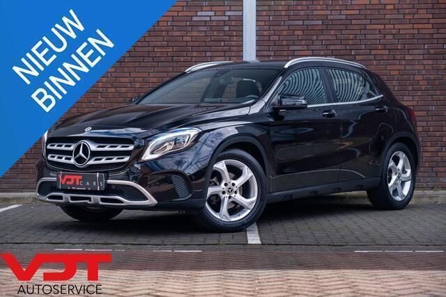 Zwart Gebruikt 2017 Mercedes GLA180 Premium Plus SUV | € 18.925 (Eerlijke prijs) - Afbeelding 1/4
