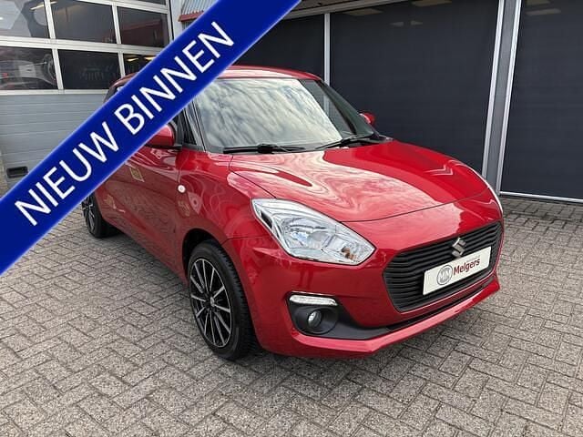 Rood Gebruikt 2020 Suzuki Swift Hatchback | € 14.950 (Eerlijke prijs) - Afbeelding 1/4
