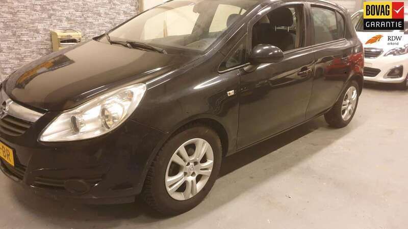 Zwart Gebruikt 2010 Opel Corsa Hatchback | € 3.999 (Goede deal) - Afbeelding 1/4