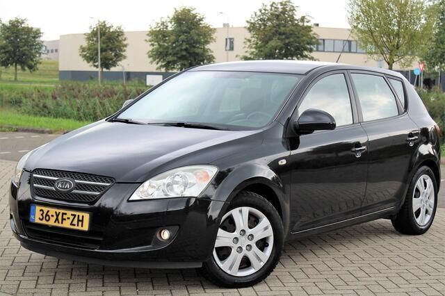 Zwart Occasion 2007 Kia Ceed Hatchback | € 4.950 (Iets duurder) - Afbeelding 1/4