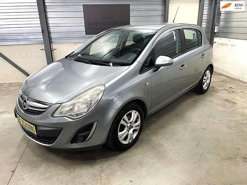 Grijs Gebruikt 2011 Opel Corsa Edition Hatchback | € 4.500 (Eerlijke prijs) - Afbeelding 1/4