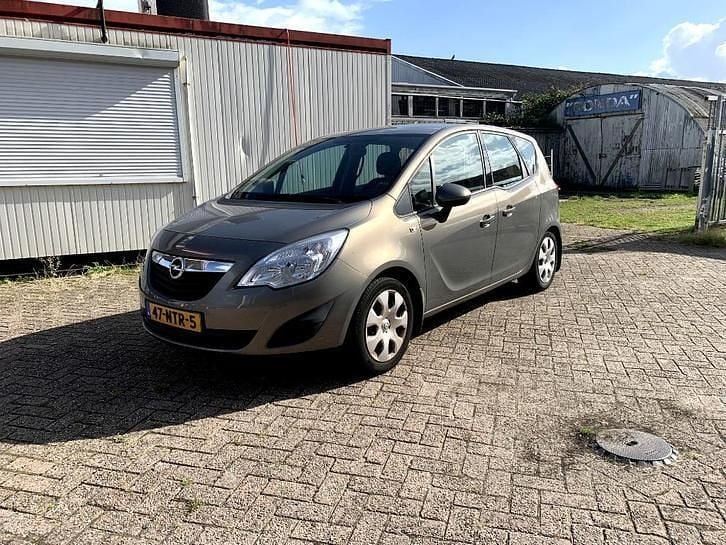 Gebruikt 2010 Opel Meriva MPV | € 5.750 - Afbeelding 1/1