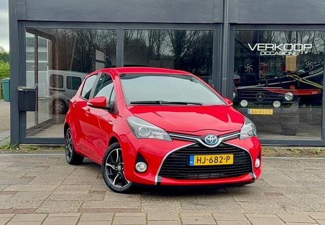 Rood Occasion 2015 Toyota Yaris Hatchback | € 11.950 (Eerlijke prijs) - Afbeelding 1/4