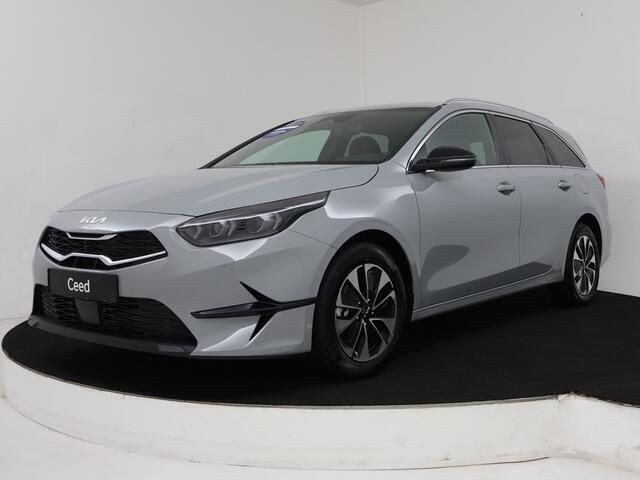 Dark penta metal (donker grijs metallic) Nieuw 2025 Kia Ceed Sportswagon Stationwagen | € 31.995 (Goede deal) - Afbeelding 1/4