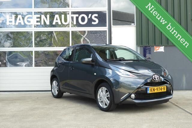 Grijs Gebruikt 2015 Toyota Aygo X-cite Hatchback | € 6.750 (Eerlijke prijs) - Afbeelding 1/4