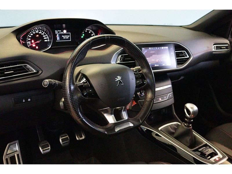 Occasion Peugeot 308 GT-line 131 PK (96 kW) 2018 Rood Stationwagen