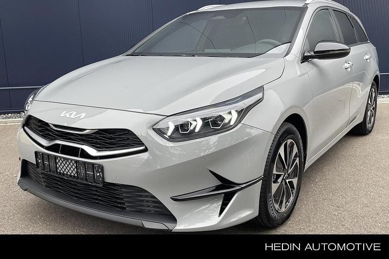 Grijs Nieuw 2025 Kia Ceed Sportswagon Stationwagen | € 28.985 (Eerlijke prijs) - Afbeelding 1/3
