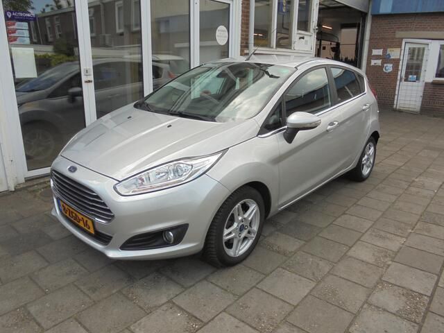 Grijs Gebruikt 2015 Ford Fiesta Titanium Hatchback | € 6.950 (Eerlijke prijs) - Afbeelding 1/4