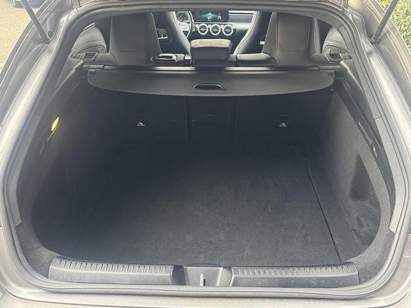 Occasion Mercedes CLA180 Shooting Brake Business 136 PK (100 kW) 2022 Grijs Stationwagen