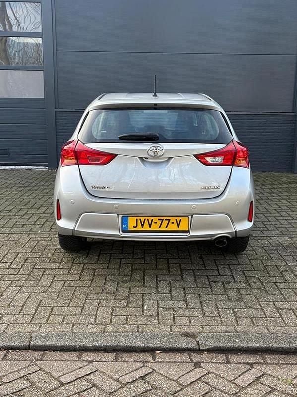 Occasion Toyota Auris 99 PK (72 kW) 2015 Zwart Hatchback