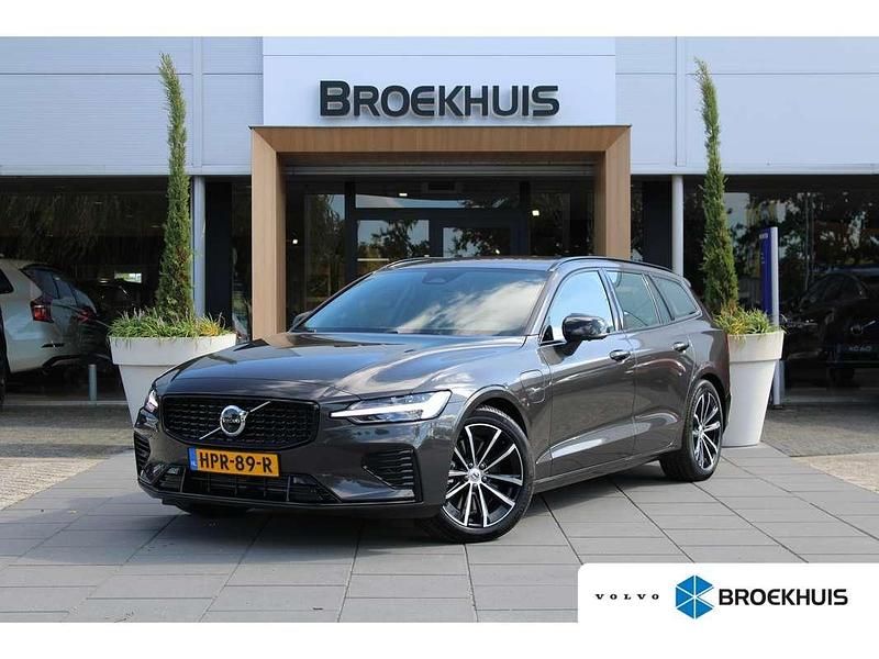 Grijs Gebruikt 2025 Volvo V60 Plus Stationwagen | € 50.900 (Duur) - Afbeelding 1/4