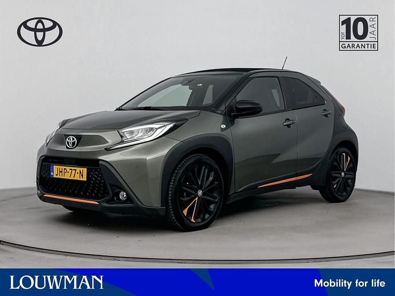 Rood Occasion 2022 Toyota Aygo X Premium SUV | € 18.900 (Eerlijke prijs) - Afbeelding 1/4