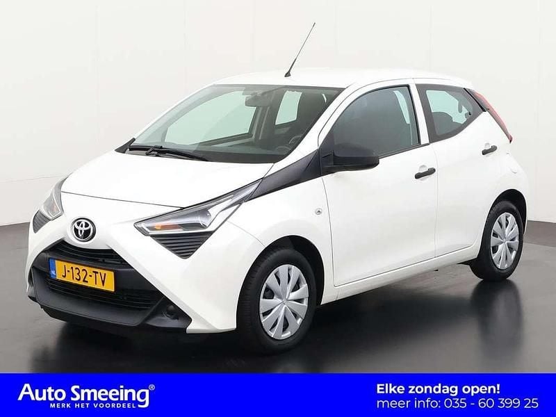 Wit Gebruikt 2020 Toyota Aygo Hatchback | € 12.495 (Eerlijke prijs) - Afbeelding 1/4