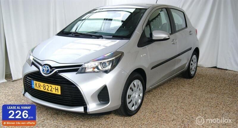 Grijs Gebruikt 2016 Toyota Yaris Hybrid Hatchback | € 13.950 (Eerlijke prijs) - Afbeelding 1/4