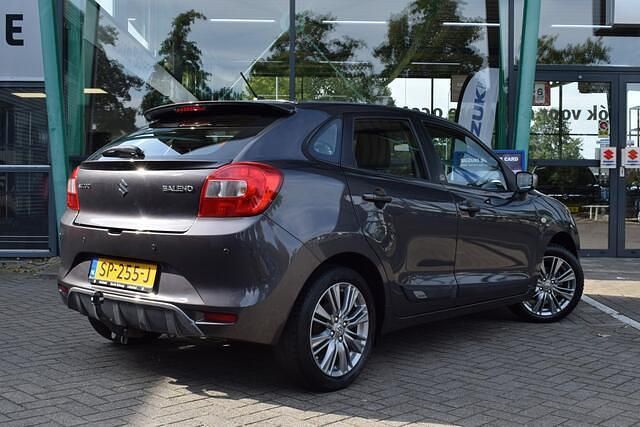 Occasion Suzuki Baleno 90 PK (66 kW) 2018 Grijs, metallic lak Hatchback