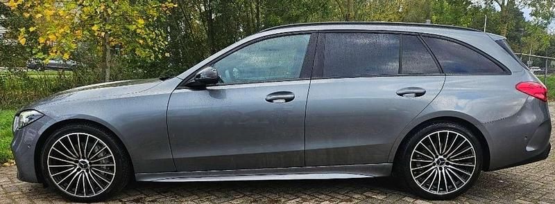 Grijs Gebruikt 2022 Mercedes C220 AMG line Stationwagen | € 32.000 - Afbeelding 1/4