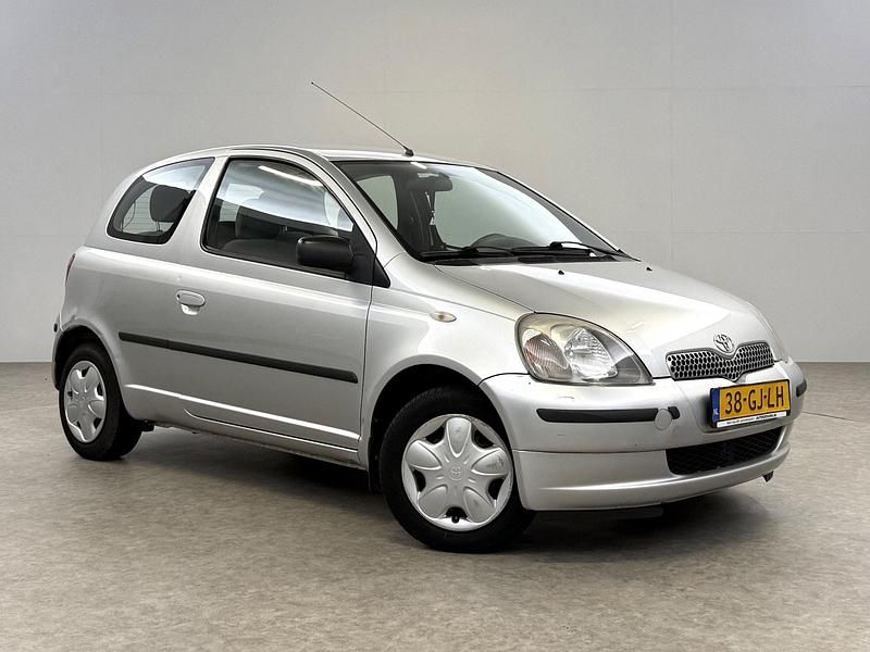 Occasion Toyota Yaris Sol 86 PK (63 kW) 2000 Zilver (metallic) Hatchback