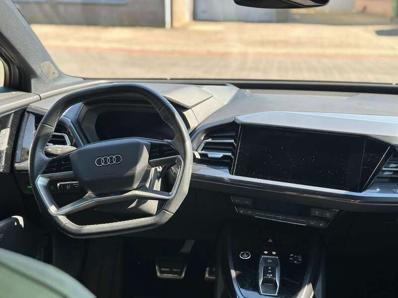 Grijs Gebruikt 2021 Audi Q4 e-tron S-Line SUV | € 37.950 (Eerlijke prijs) - Afbeelding 1/4