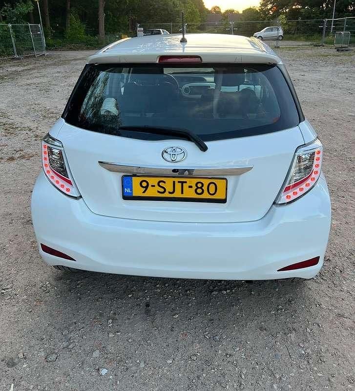 Occasion 2013 Toyota Yaris Hatchback | € 5.350 (Goede deal) - Afbeelding 1/4