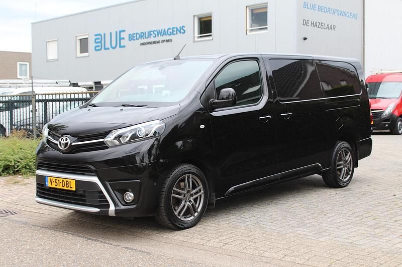 Zwart (metallic) Gebruikt 2017 Toyota Proace Van | € 13.900 (Eerlijke prijs) - Afbeelding 1/4