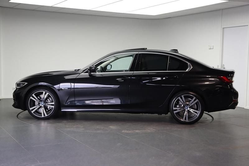 Occasion BMW 330e Executive 292 PK (214 kW) 2022 Zwart Sedan