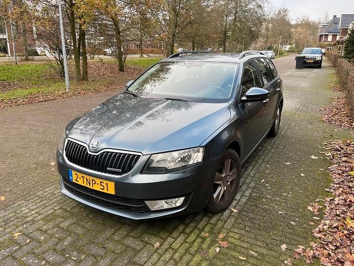 Gebruikt 2014 Skoda Octavia Stationwagen | € 3.700 (Super prijs) - Afbeelding 1/4