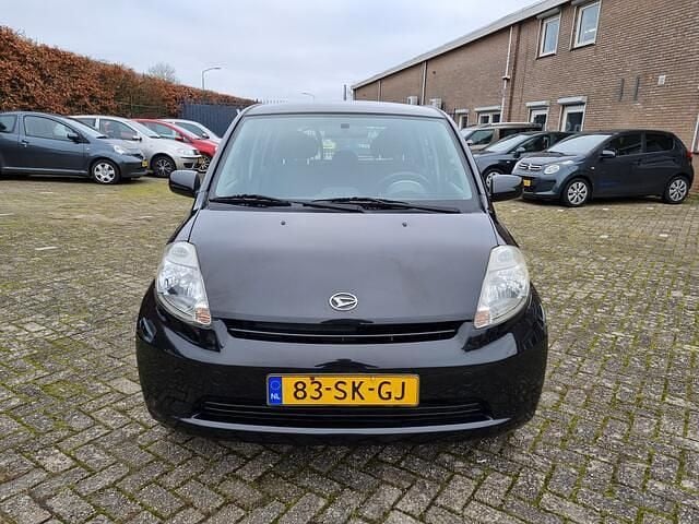 Occasion Daihatsu Sirion 89 PK (65 kW) 2006 Zwart Hatchback