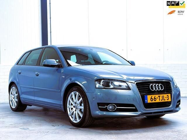 Blauw (metallic) Occasion 2012 Audi A3 Sportback S-Line Hatchback | € 8.999 (Eerlijke prijs) - Afbeelding 1/4