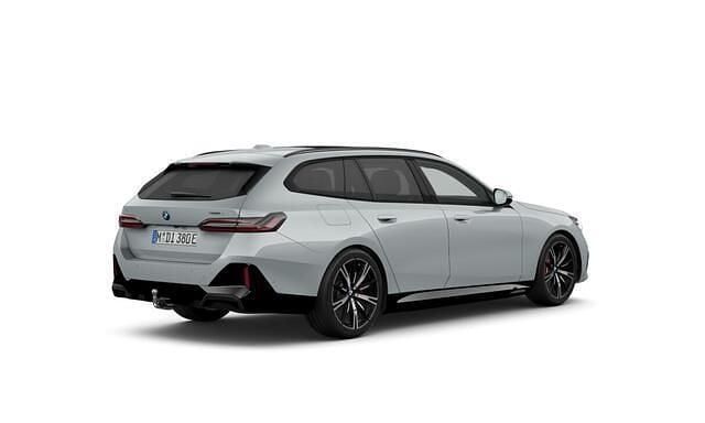 Nieuw BMW i5 M Sport 250 kW (340 PK) 2026 Grijs Stationwagen