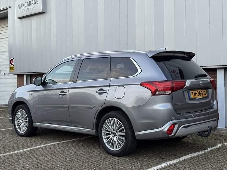 Occasion Mitsubishi Outlander P-HEV Instyle 135 PK (99 kW) 2018 Grijs SUV