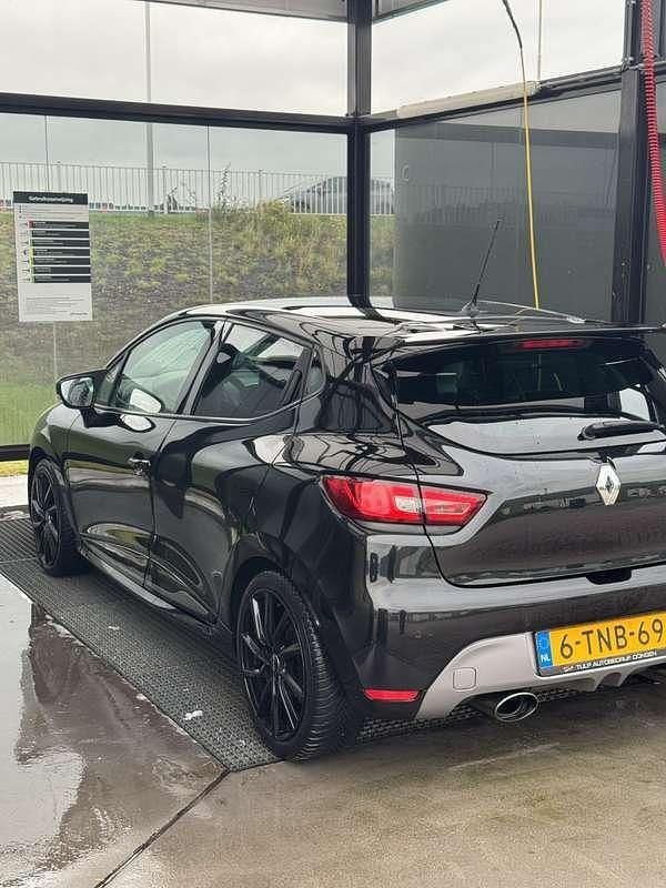 Zwart Gebruikt 2014 Renault Clio IV GT Hatchback | € 7.000 (Goede deal) - Afbeelding 1/4