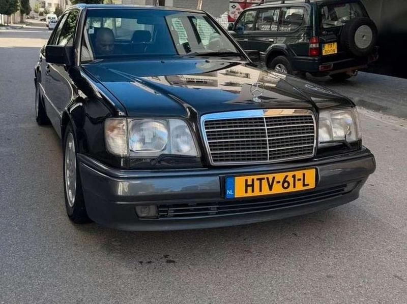 Occasion 1991 Mercedes E500 Sedan | € 39.950 - Afbeelding 1/4