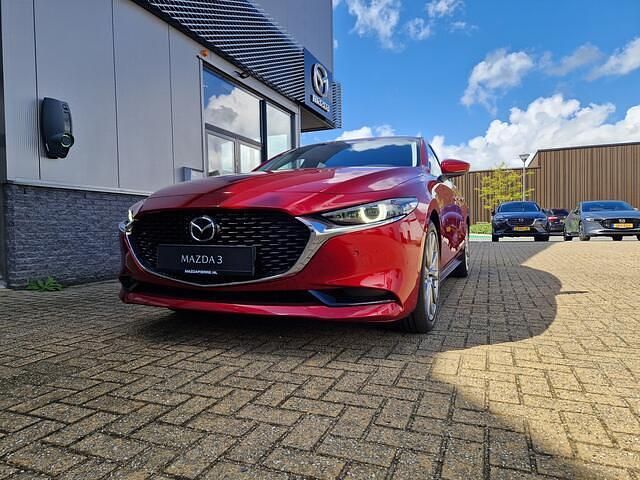 Nieuw Mazda 3 Takumi-Line 140 PK (102 kW) 2025 Rood Sedan
