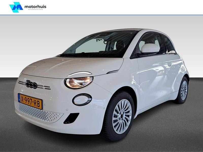 Wit Occasion 2024 Fiat 500e Urban Hatchback | € 21.745 (Goede deal) - Afbeelding 1/4