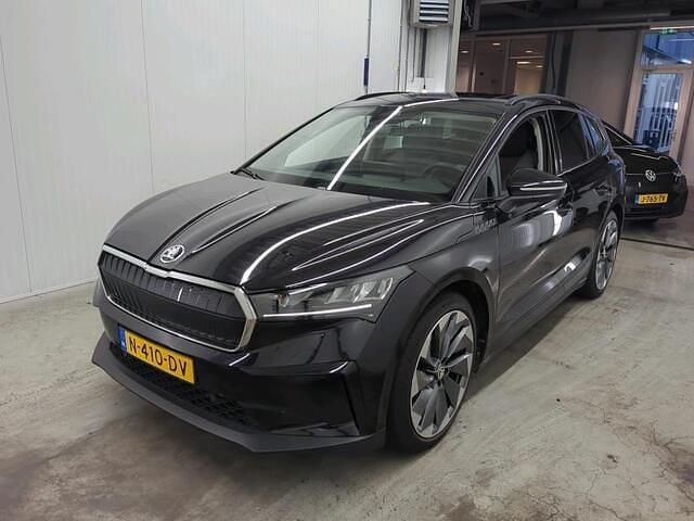 Zwart Gebruikt 2021 Skoda Enyaq iV SportLine SUV | € 21.450 (Eerlijke prijs) - Afbeelding 1/3
