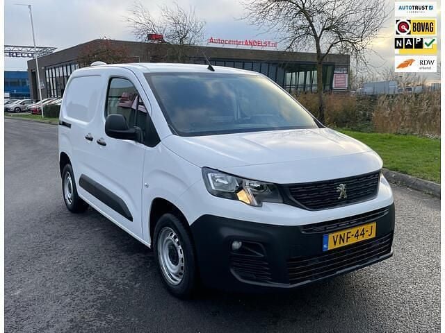 Wit Gebruikt 2021 Peugeot Partner Premium MPV | € 9.350 (Goede deal) - Afbeelding 1/4