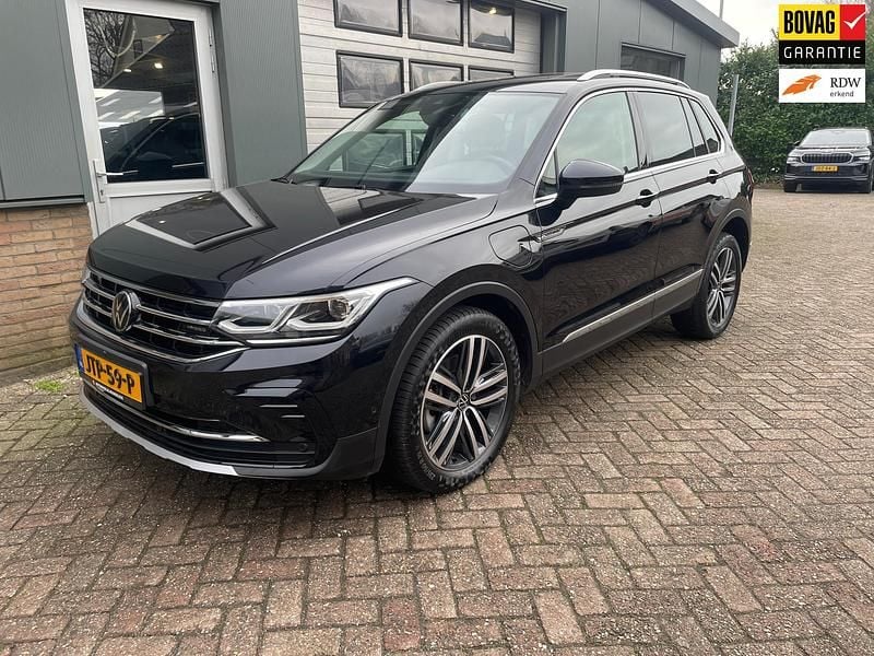 Zwart Occasion 2026 VW Tiguan Business+ SUV | € 36.900 (Goede deal) - Afbeelding 1/4